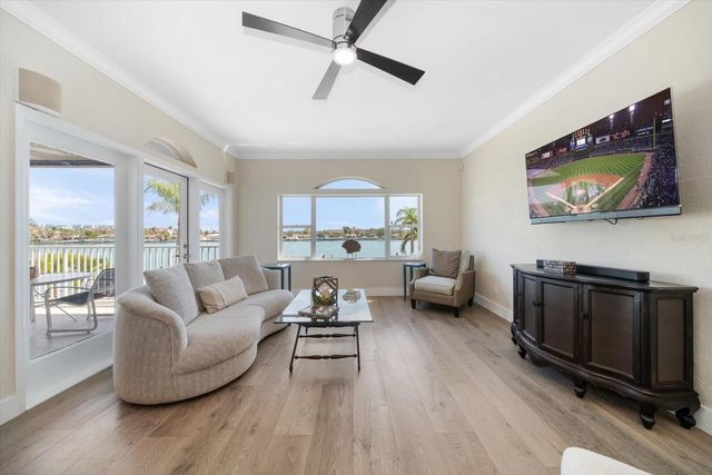 8685 E BAY DRIVE, Treasure Island, FL 33706