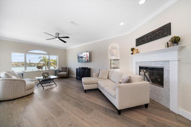 8685 E BAY DRIVE, Treasure Island, FL 33706