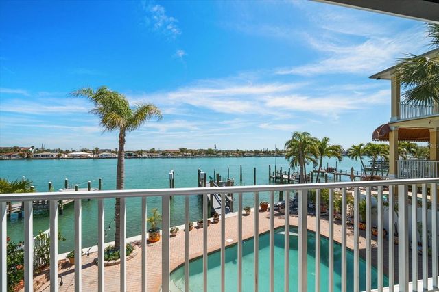 8685 E BAY DRIVE, Treasure Island, FL 33706