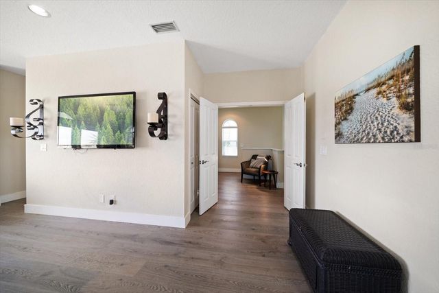 8685 E BAY DRIVE, Treasure Island, FL 33706