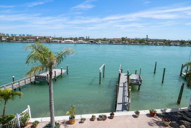 8685 E BAY DRIVE, Treasure Island, FL 33706