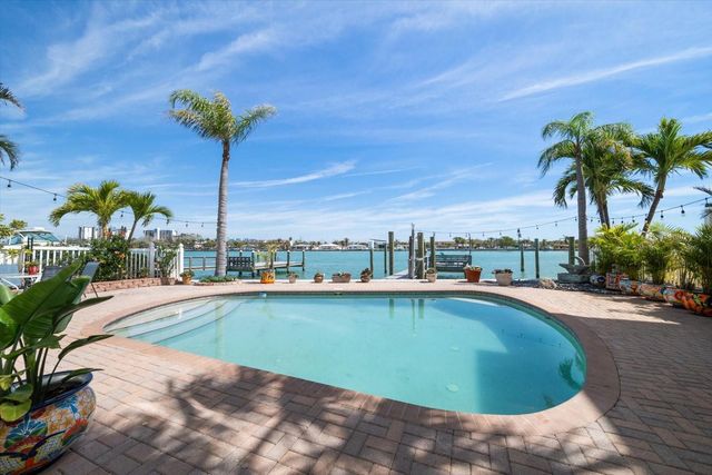 8685 E BAY DRIVE, Treasure Island, FL 33706