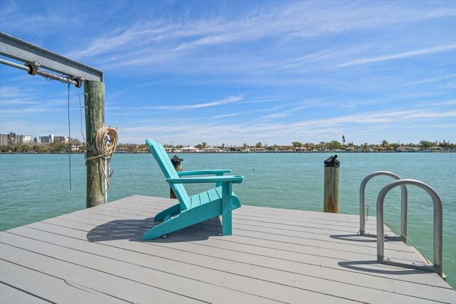 8685 E BAY DRIVE, Treasure Island, FL 33706