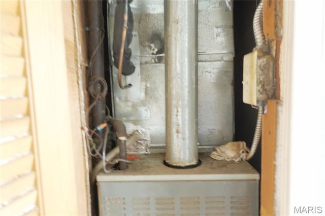 32 Agnes Drive, East St Louis, IL 62206