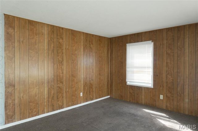 32 Agnes Drive, East St Louis, IL 62206