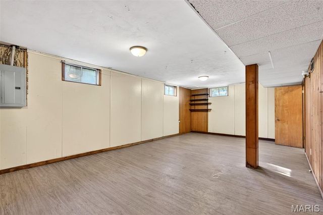 1480 Mundy Drive, Florissant, MO 63031
