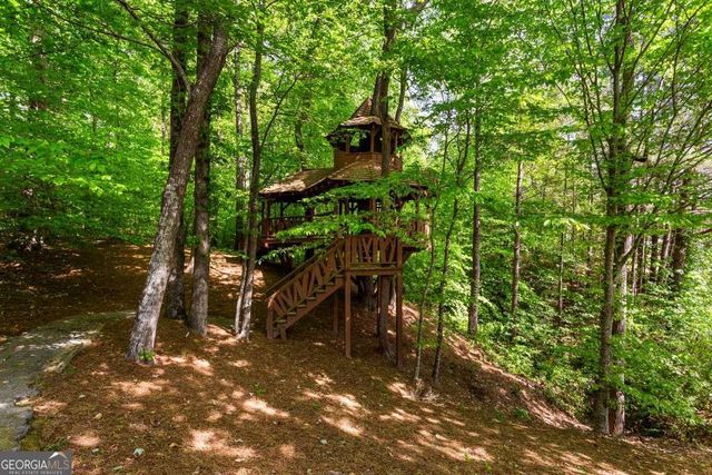 6867 Flagstone Way, Flowery Branch, GA 30542