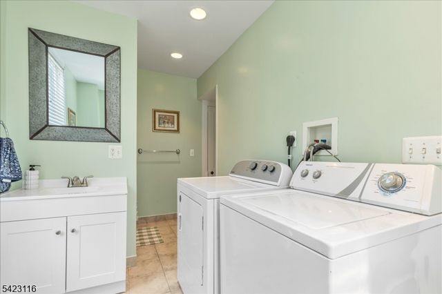 40 Franklin St, Franklin Twp., NJ 08873