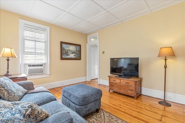 40 Franklin St, Franklin Twp., NJ 08873