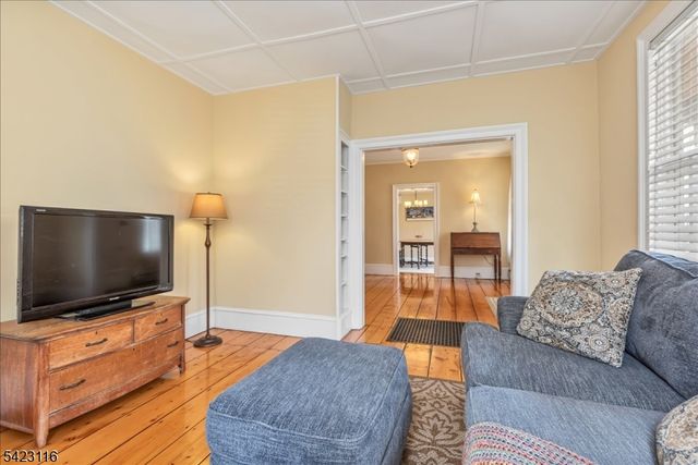 40 Franklin St, Franklin Twp., NJ 08873