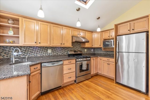 40 Franklin St, Franklin Twp., NJ 08873