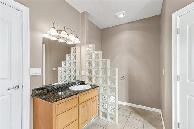 142 Whispering Drive, Grants Pass, OR 97527