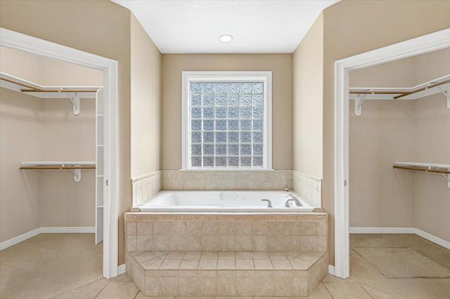 142 Whispering Drive, Grants Pass, OR 97527