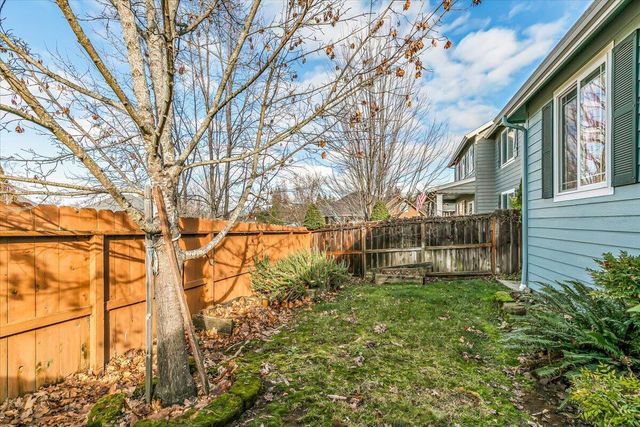 142 Whispering Drive, Grants Pass, OR 97527