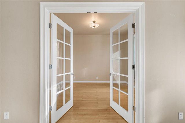 142 Whispering Drive, Grants Pass, OR 97527