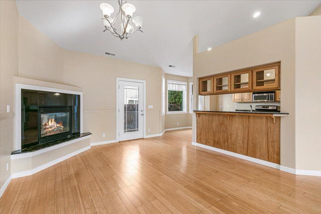 142 Whispering Drive, Grants Pass, OR 97527