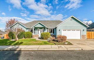 142 Whispering Drive, Grants Pass, OR 97527
