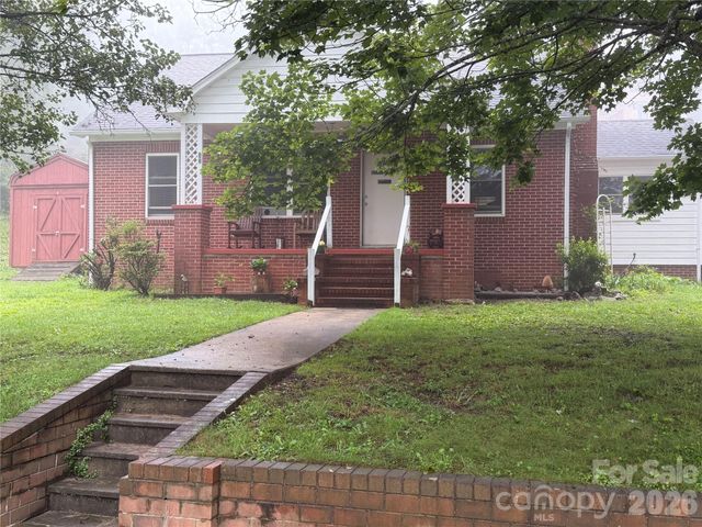 77 Maple Road, Spruce Pine, NC 28777