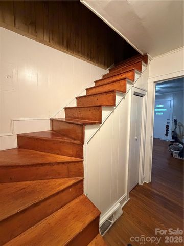 77 Maple Road, Spruce Pine, NC 28777