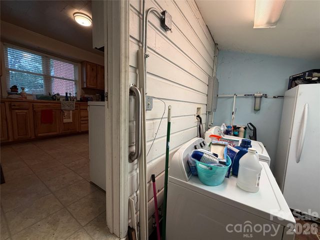 77 Maple Road, Spruce Pine, NC 28777