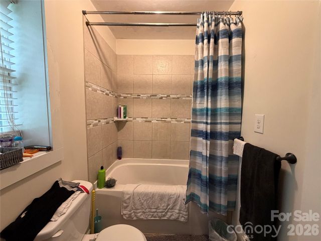 77 Maple Road, Spruce Pine, NC 28777