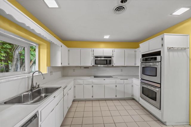 167 Beacon Lane, Jupiter, FL 33469