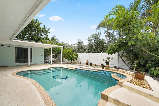 167 Beacon Lane, Jupiter, FL 33469