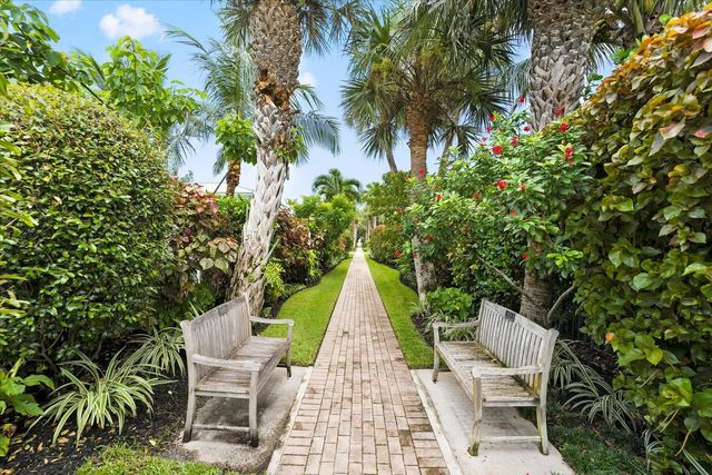 167 Beacon Lane, Jupiter, FL 33469