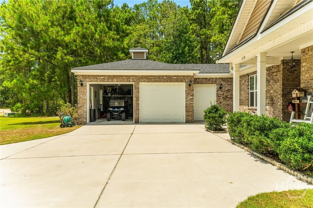 Image 5 of property listing at 238 Dean Drive, Guyton, GA 31312