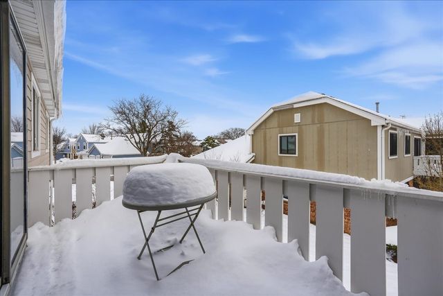 369 Heather Court A2, Schaumburg, IL 60193