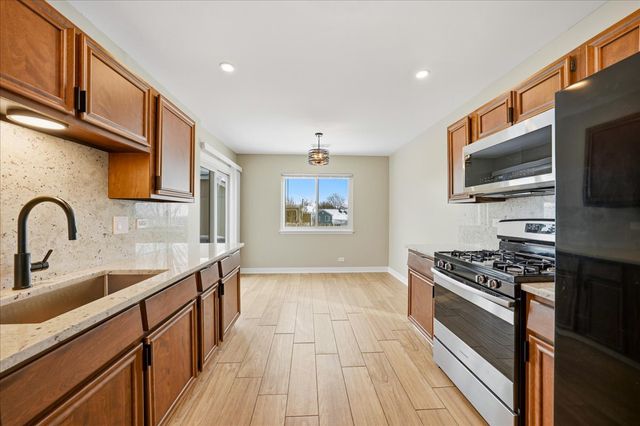 369 Heather Court A2, Schaumburg, IL 60193