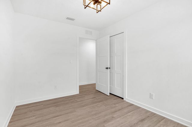 964 W 9Th St, St Augustine, FL 32084