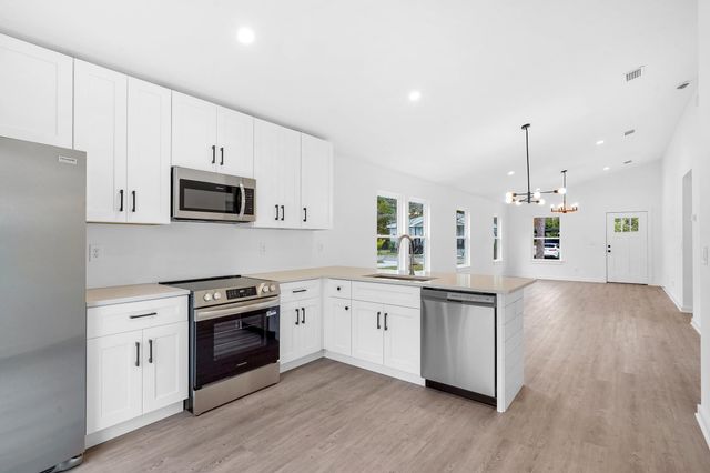 964 W 9Th St, St Augustine, FL 32084