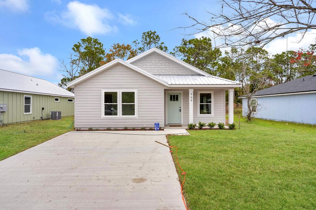 964 W 9Th St, St Augustine, FL 32084