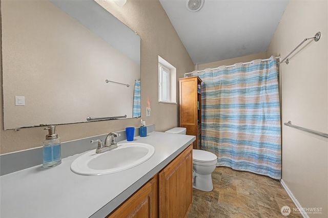 7581 Rainier NE, Moses Lake, WA 98837