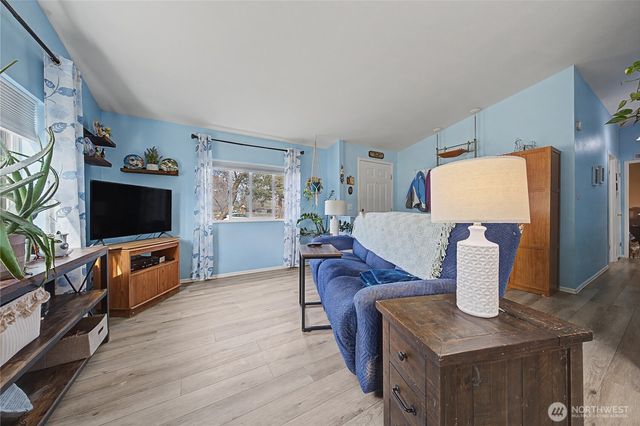 7581 Rainier NE, Moses Lake, WA 98837