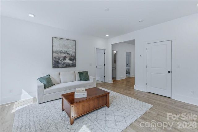 2904 Clemson Avenue, Charlotte, NC 28205