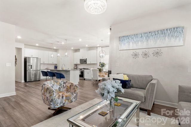 9842 Festival Way, Charlotte, NC 28215