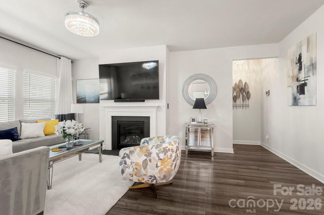 9842 Festival Way, Charlotte, NC 28215