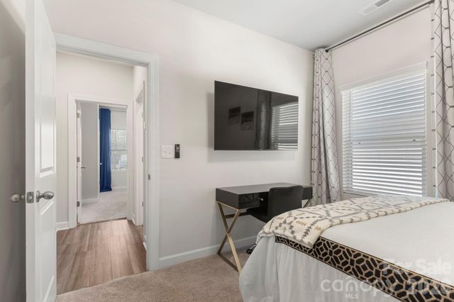 9842 Festival Way, Charlotte, NC 28215