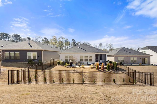 9842 Festival Way, Charlotte, NC 28215