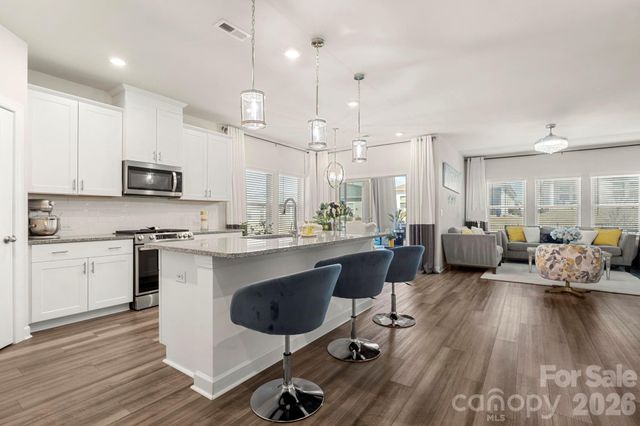 9842 Festival Way, Charlotte, NC 28215