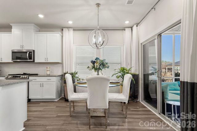 9842 Festival Way, Charlotte, NC 28215