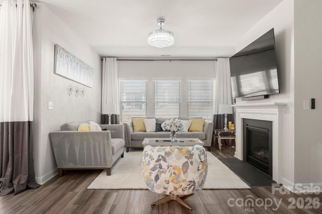 9842 Festival Way, Charlotte, NC 28215