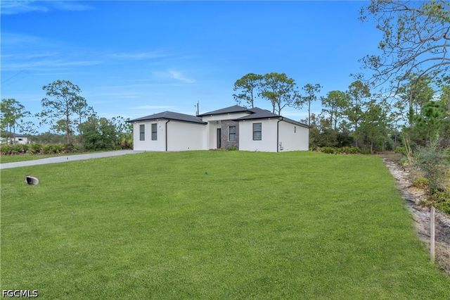 301 E 17th ST, Lehigh Acres, FL 33972