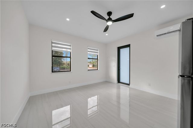 301 E 17th ST, Lehigh Acres, FL 33972