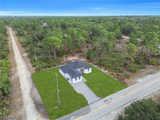 301 E 17th ST, Lehigh Acres, FL 33972