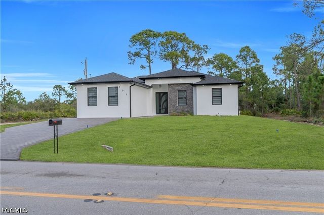 301 E 17th ST, Lehigh Acres, FL 33972