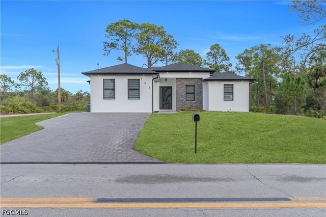 301 E 17th ST, Lehigh Acres, FL 33972