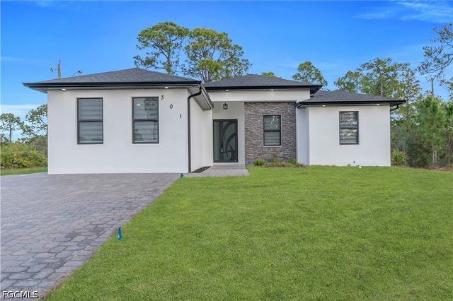 301 E 17th ST, Lehigh Acres, FL 33972